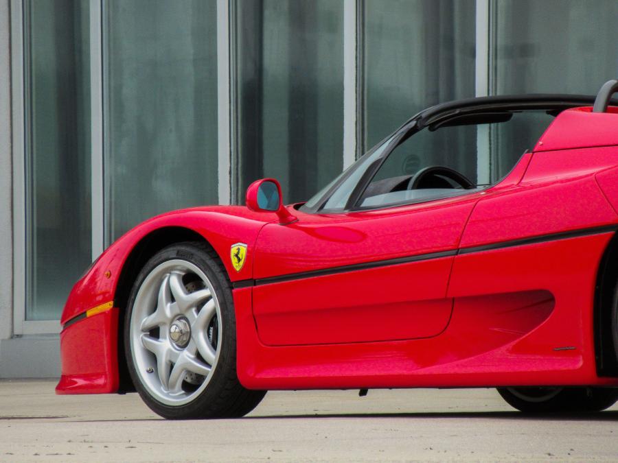 Детали экстерьера Ferrari F50 1995 года  (фото 4 из 60)